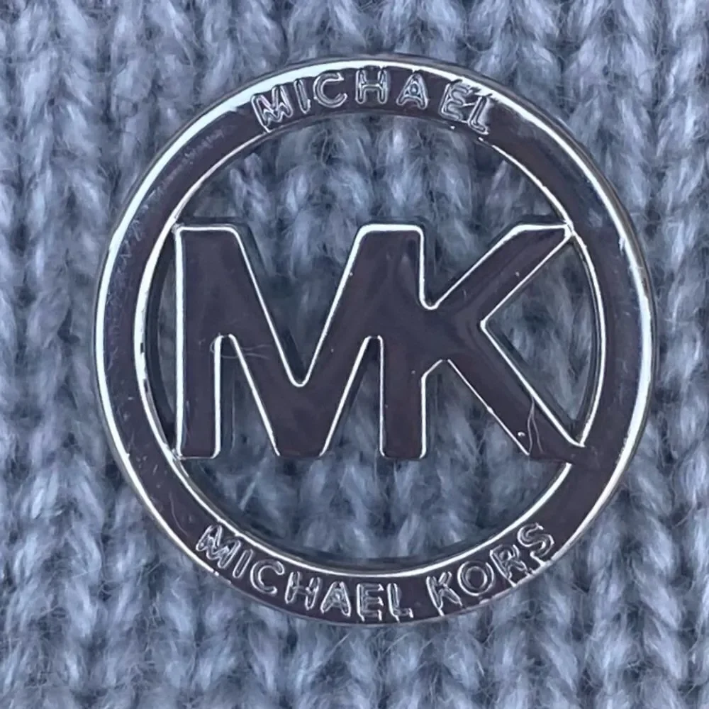 NWT New Michael Kors Grey Knit w/Silver Grommets & Logo Hat/Beanie OS Winter